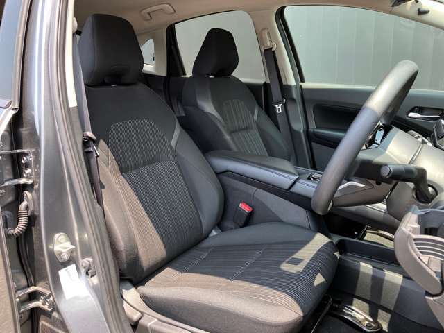 運転席も広々、ドライブも楽しめますね♪実際お座りいただくのが、分かりやすいと思います。お気軽にご来店ください！