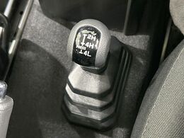 4WDのお車ですので、雪道でも安心です♪降雪地地域にお住まいの方以外にも、ウィンタースポーツが趣味の方や降雪地域へ帰省される機会がある方にもおすすめ！