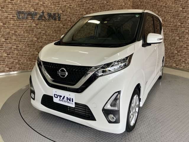 ■親切・丁寧な接客をお約束■　初めてお車のご購入を検討されている方や、お車についてあまり詳しくない方にも分かりやすい接客を心掛けております。女性営業スタッフも在籍！購入に不安がある女性の方もぜひ♪
