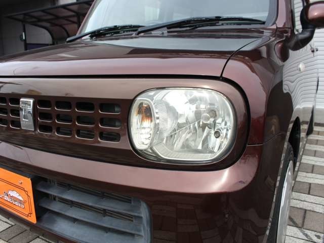 黄ばんでいてはカッコ悪いので全車ヘッドライトは磨いてあります！これだけで年式が新しく感じます！！