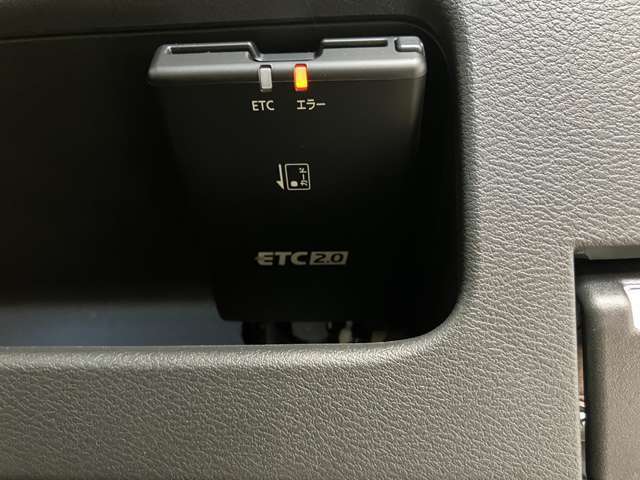 ETCも勿論付ています。これで高速道路の料金所もノーストレス。ノンストップで通過します。