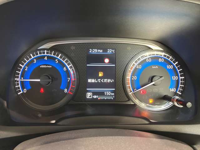 昼間も夜間もとっても見やすく疲れにくいメーター類です♪色合いも鮮やかです☆航続距離や平均燃費などの情報も表示できるのでとっても便利です♪