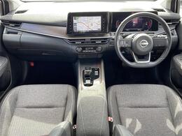 禁煙車　純正9インチナビ　フルセグTV　バックカメラ　　全方位カメラ　インテリジェントルームミラー　電動サイドブレーキ　オートホールド　　ブラインドスポットモニター　LEDヘッドライト　スマートキー