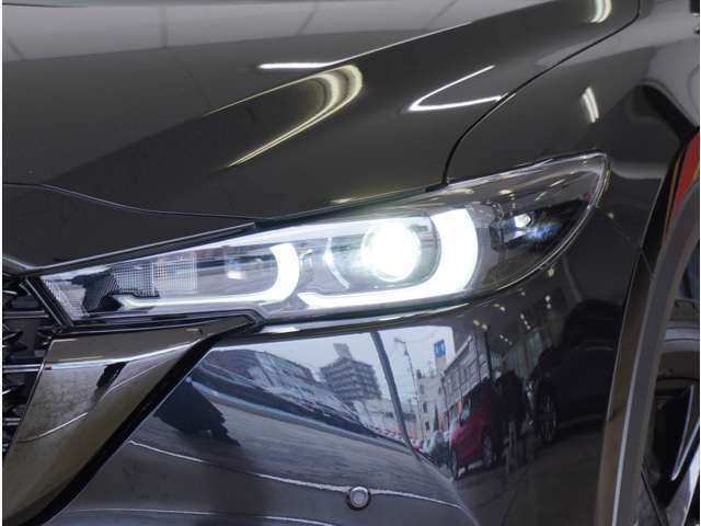 【LEDヘッドライト】省電力で長寿命の明るく運転しやすいLEDヘッドランプです。明るく照らすので暗い夜道からお客様を守ってくれます。お近くの広島マツダまでお越しください。