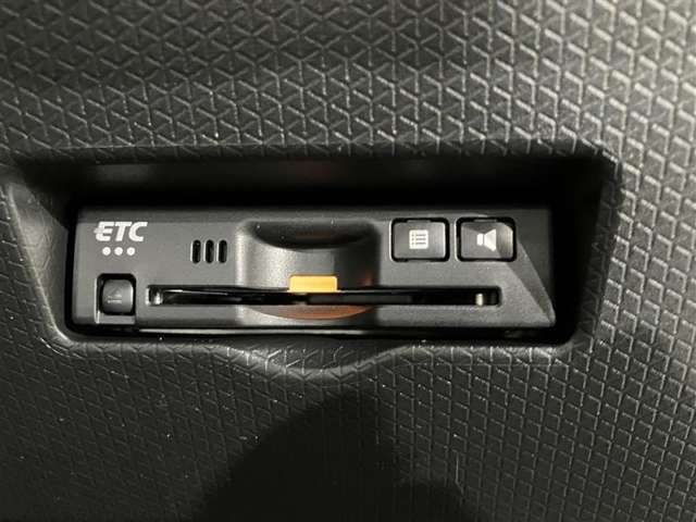 ETC車載器付きです。高速道路の料金所もスムーズに通過できます。