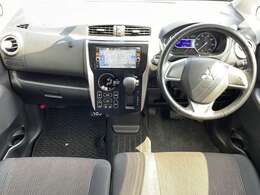 インパネ周りの画像です。店舗にて現車の確認もいただけますので、お電話で在庫のご確認の上是非ご来店くださいませ！！！ワクワクするクルマ選びをご提案します！
