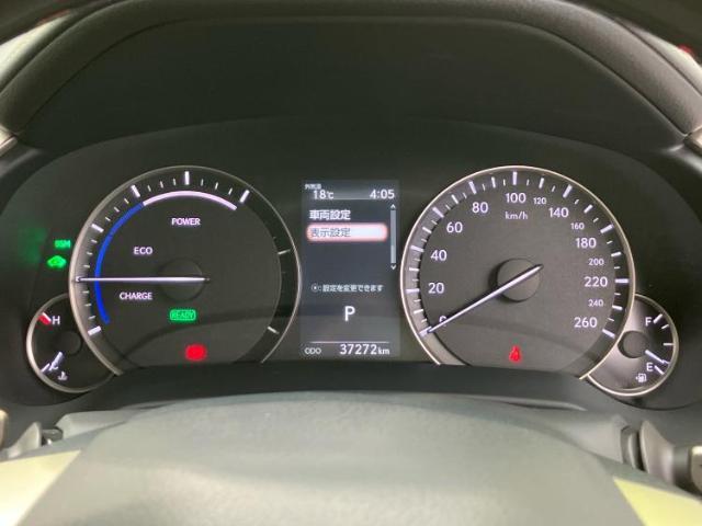 WECARSの展示場では実際に見て、触ってお車をお選びいただけます！知識の豊富な営業スタッフが様々なカーライフをご提案いたします！