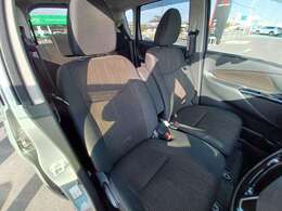 運転席シート廻りは使用感も少なく、良好な状態です！