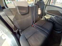 後部座席も気になるようなキズ・汚れ・ほつれ等なく、状態が良いです！