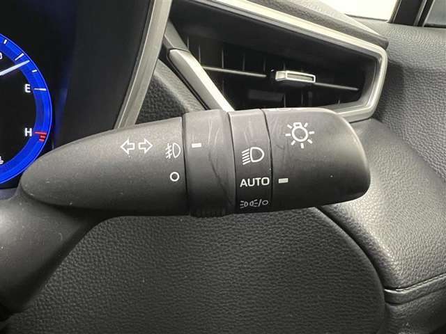 ライト自動点灯、消灯システムのコンライト！トンネル通過時などにとても便利！フォグランプ付！