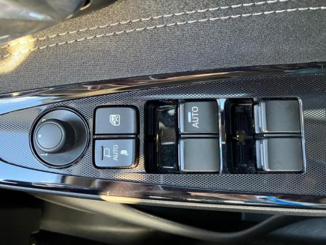 お車に合わせて無料保証以外にも、保証範囲、期間、距離を拡充させた有料保証もご用意しております！中古車の購入が初めてで不安・・・というお客様もご安心ください！