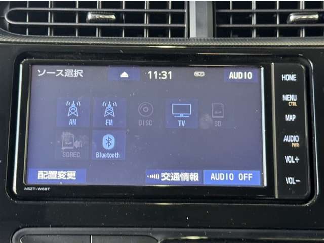 Bluetooth対応、CD/DVD再生機能付き。お好きな音楽を聴きながらのドライブは楽しいですよね～♪