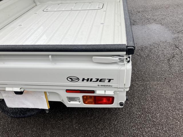 ご納車前には、法定12ヶ月点検相当の点検を実施いたします。プロの整備スタッフが点検をするので、安心して中古車にお乗りいただけます。