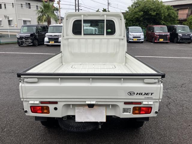 静岡ダイハツの直営店舗同士であれば、お住まいから最寄りの店舗にお車を取り寄せてご商談いただくことも可能です。