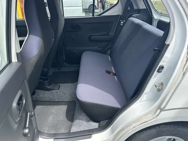 ★5年間新車保障★初度登録から5年間の新車保証が含まれています。長期間、安心してお乗り頂けます！保障費用は支払総額に含まれています！遠方のお客様は保証継承後、お近くのディーラーにて保証が受けられます！