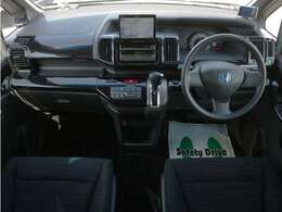 すっきりとしたステップワゴンらしいデザインのダッシュ回り！フロントビューの視認性もよく運転しやすいと思います★