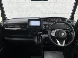 【インパネ全体】車内の雰囲気でお車の印象も変わります。自分好みのお車を見つけていきましょう！