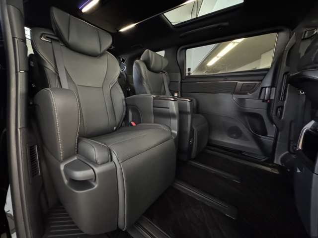 自社ローン カーライフTOKYO店！ カーセンサー掲載車以外にも在庫車輌多数！200台以上在庫しております！お探しの車が見つかります♪お気軽にご相談ください♪詳しくは弊社ホームページまで　→　http://loanok.jp