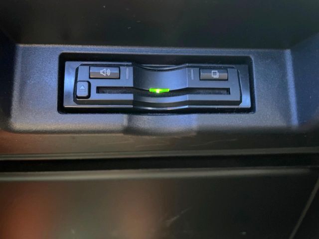 【ETC】高速道路の料金所をストレスなく通過！話題のスポットやサービスエリアに多い「スマートIC」利用時は必須のアイテムです。当店でセットアップを実施、ご納車当日からすぐにご利用いただけます！