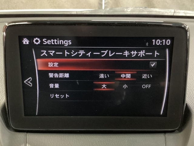 車や障害物だけでなく人も検知し、ブレーキを自動制御して衝突回避をサポートしてくれるアドバンスト・スマート・シティ・ブレーキ・サポートを装備！