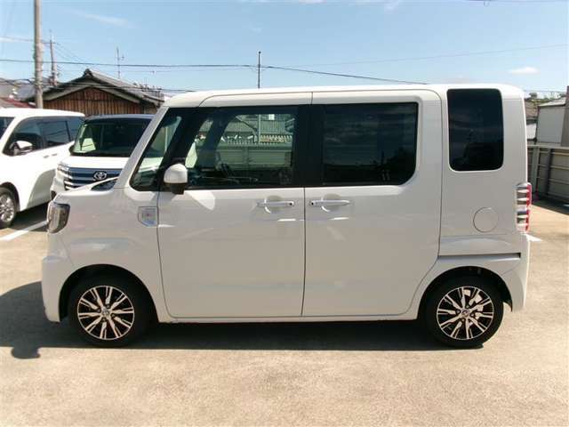 トヨタ認定中古車になります。まるごとクリーニングで見えない部分もまるごと洗浄しております。