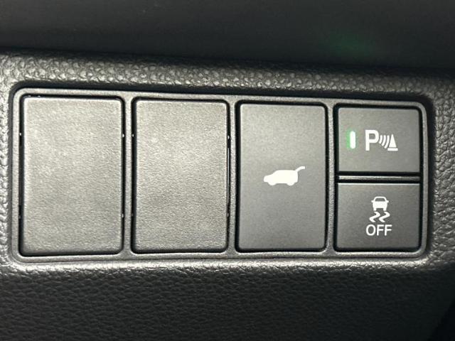 WECARSの展示場では実際に見て、触ってお車をお選びいただけます！知識の豊富な営業スタッフが様々なカーライフをご提案いたします！