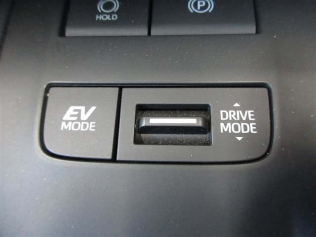 ドライブモードが選択できるセレクトスイッチを装備しています。