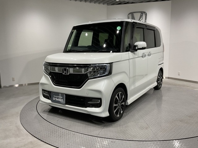 「自動車保険」と「あんしん特典」がひとつになったHondaのお店ならではの保険プランです。お客様のカーライフにより一層の安心をプラスします。