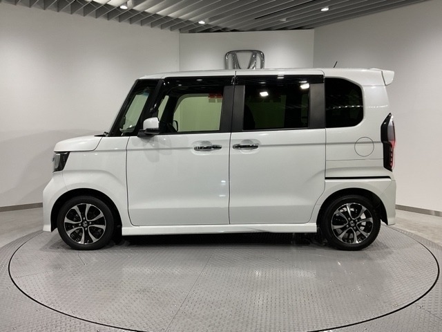 弊社は、車両本体価格に、整備代金が含まれております。納車時までにホンダの整備士がしっかりと点検整備をさせていただいておりますので、ご安心してお買い求めしていただけます。