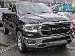 自社工場内にはアライメントテスター、大経タイヤ対応のタイヤチェンジャーを導入しております。