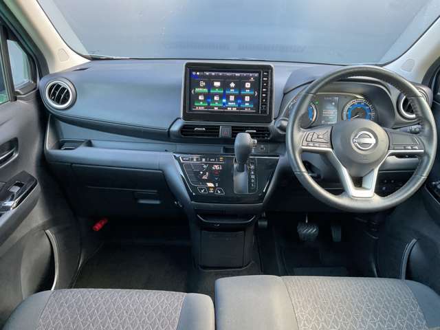 一体感のある運転席周り♪快適なドライブをお楽しみください∩( ´∀`)∩