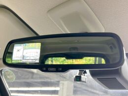 【アラウンドビューモニター】専用のカメラにより、上から見下ろしたような視点で360度クルマの周囲を確認することができます☆死角部分も確認しやすく、狭い場所での切り返しや駐車もスムーズに行えます。