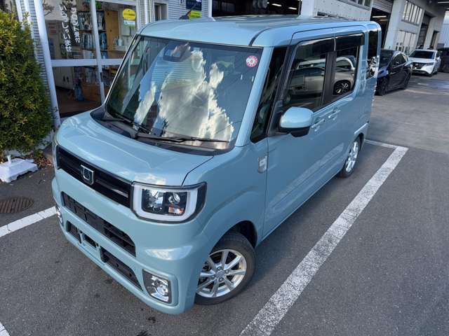 この度は、当社のお車をご覧頂き誠にありがとうございます。お車の状態や、装備の詳細はご連絡ください。担当者がご案内させていただきます