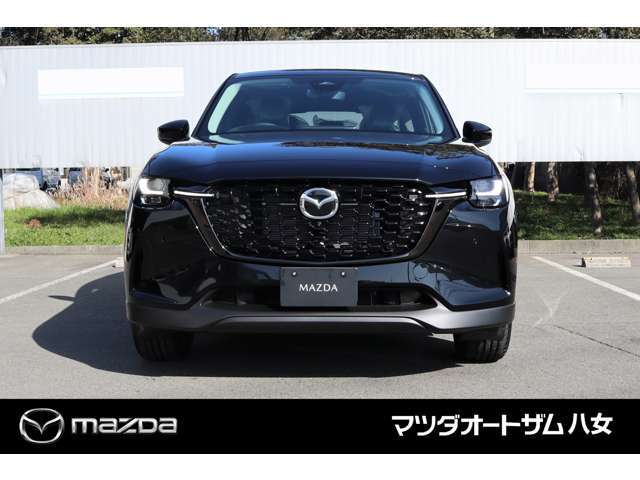 本車両は、現在展示車として使用しているものです。当店の展示車はすべて到着後すぐにマツダボディコーティングプレミアムを施工しますので外装の状態は良好です。施工したものとそうでないものの差は歴然です。