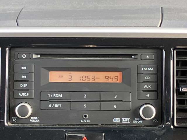 シンプルなCD・AM/FMラジオチューナーです♪