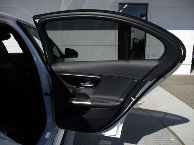 ＊ユーズドカー・オートリース＊　リース満了時の処理は車輛の入れ替え、再リースで引きつ続きご使用、車輛をご返却からお選び頂けます。詳しくはスタッフまでお問合せ下さい。