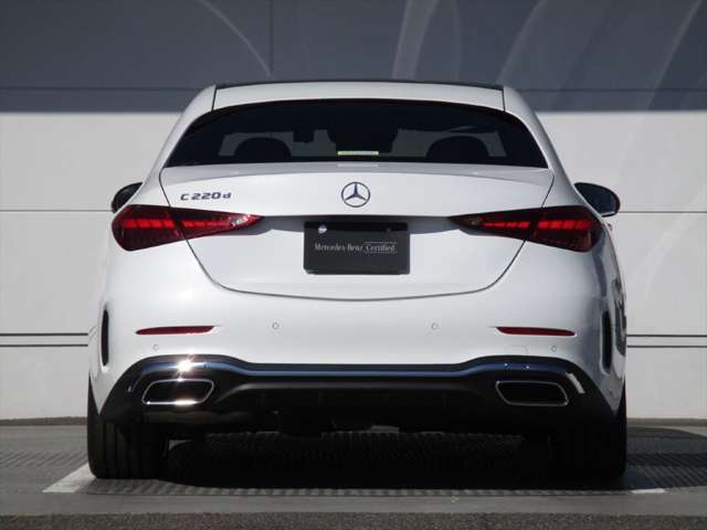 新車登録時から3年間のメーカー保証は名変時に保証継承致しますので、修理・故障等、新オーナー様が引き続きサービスを正規販売店で受けることが可能です。