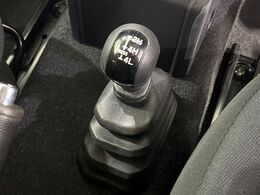 4WDのお車ですので、雪道でも安心です♪降雪地地域にお住まいの方以外にも、ウィンタースポーツが趣味の方や降雪地域へ帰省される機会がある方にもおすすめ！