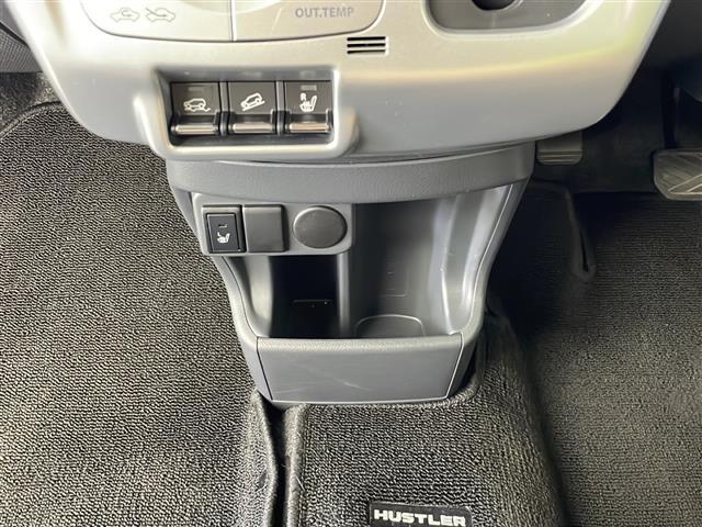 【フロアマット】ニオイが気になる方は消臭効果のある内装クリーニングオプションがおすすめです！またオプションパーツのご用意もありますので、自分だけのオリジナルの車内空間をお創りいただけます！