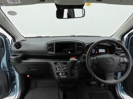 インパネはシンプルなデザイン。運転も、しやすそう♪