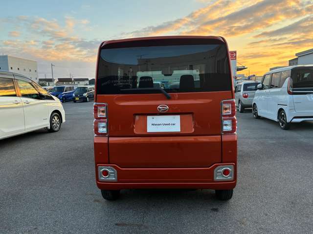 「大人4人が遠出でレジャーに出かけられるクルマ」というコンセプトのもと、アウトドア用品や自転車、バイクなども楽に積めるよう、荷室の使い勝手が重視されていました。