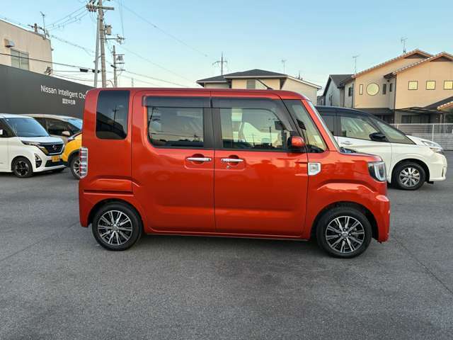 軽自動車最大の室内高＄1,455mm＄を実現し、大人が車内で着替えられるほどの広さを確保しています