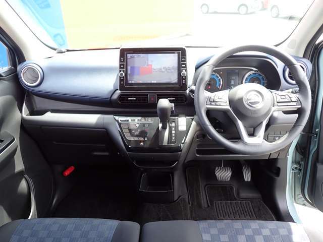 周りが見やすく運転しやすいお車です♪