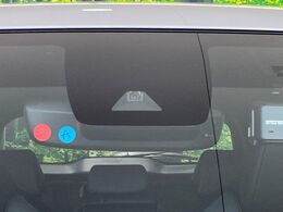 【トヨタセーフティセンス】走行中に前方の車両等を認識し、衝突しそうな時は警報とブレーキで衝突回避と被害軽減をアシスト。より安全にドライブをお楽しみいただけます。