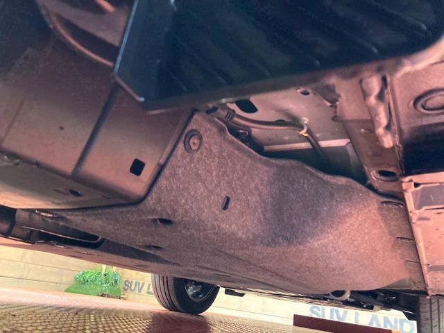 お車を安心してお乗りいただく為には、足回りの定期点検が欠かせません。サービスサポート（有償保証）では無料点検もご提供しており、安心のカーライフをお過ごしいただけるサポート体制が整っています。