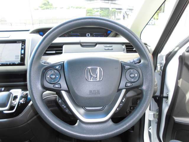 話題のHonda SENSING付きですので安心、安全ドライブが出来ます。