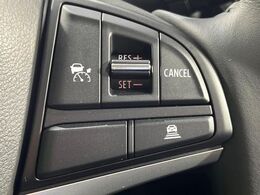【アダプティブクルーズコントロール】高速道路での長距離走行が楽に！！自動で速度を保つクルーズコントロールが、衝突軽減システムと連携し、前方の車両を感知して車間を保つように速度調節してくれます！！