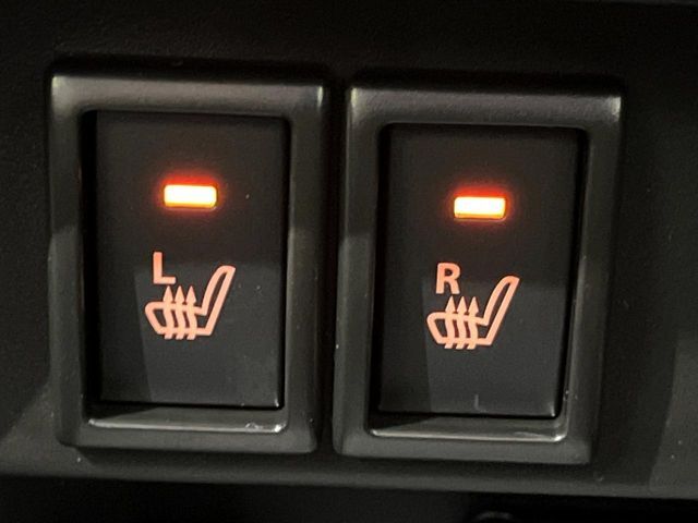 【シートヒーター】寒い日に重宝するシートヒーター！エアコンより早く温まってくれるので寒がりの人も安心ですね♪エアコンの温風は乾燥するから苦手、という方にもをおすすめです。