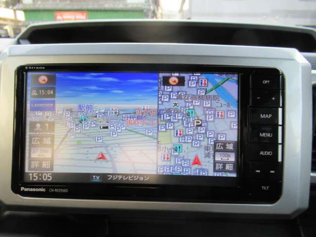 【カーナビ】今では必需品の一つともなっております、カーナビ搭載車となります！旅行やドライブの際にお気に入りの音楽を聴きながらカーナビの使用が出来ますので、快適なカーライフをお過ごし頂けます♪