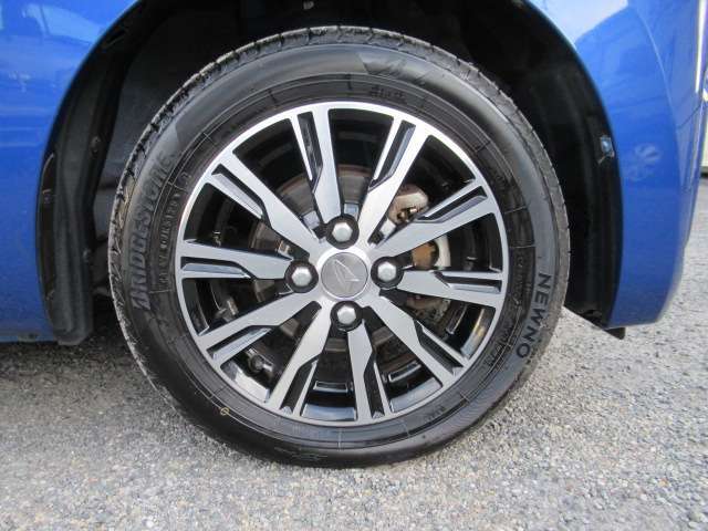 【タイヤ】タイヤがカッコイイ！オシャレ！アナタの走りを演出してくれるんです！まだまだ使えるタイヤですよ～！お問い合わせは047-357-1190まで！